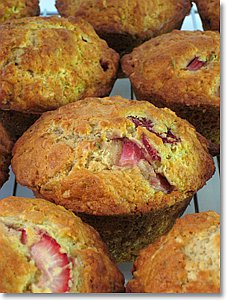 Strawberry Rosemary Muffins Strawberry Rosemary Muffins